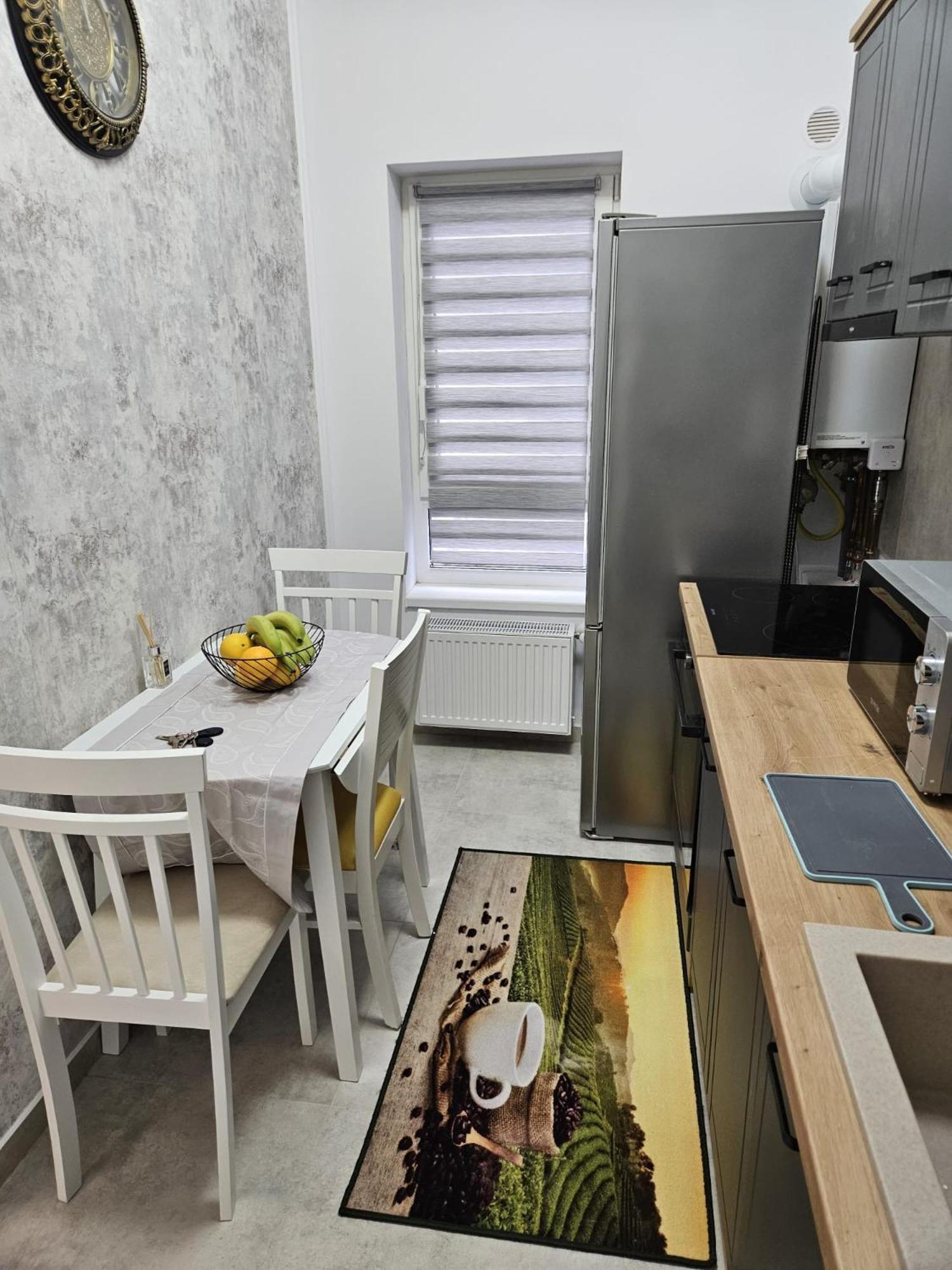 Ferienwohnung Garsoniera Gabrielle Brașov Exterior foto